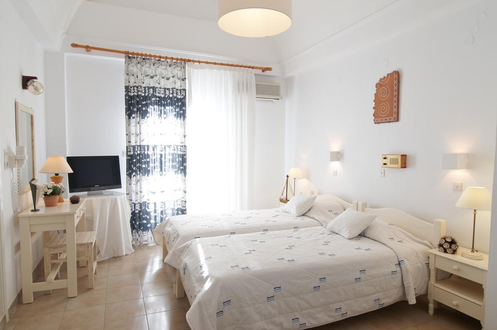 Hotel Matina Kamári Esterno foto
