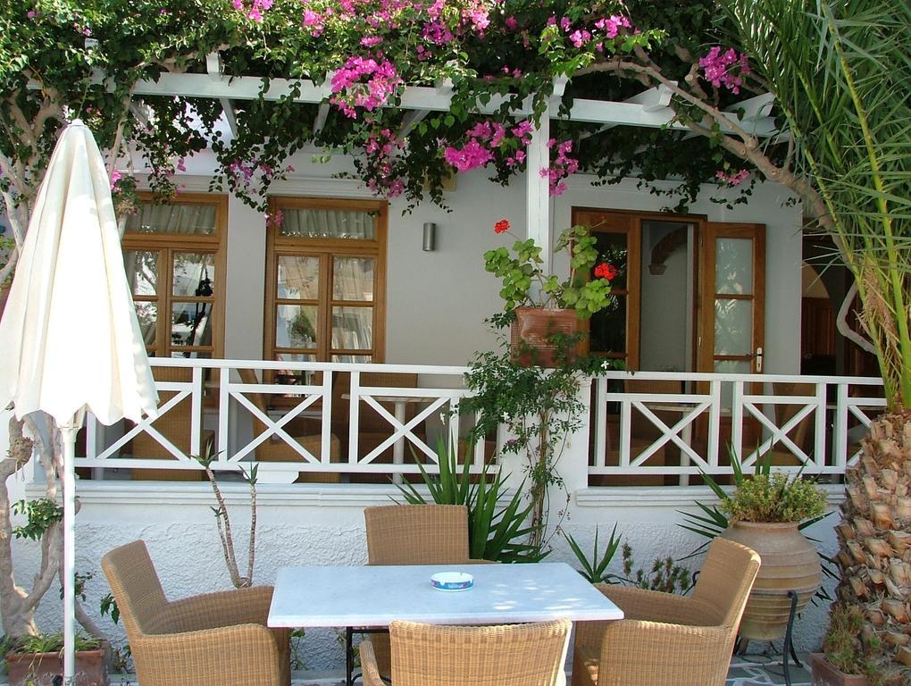 Hotel Matina Kamári Esterno foto