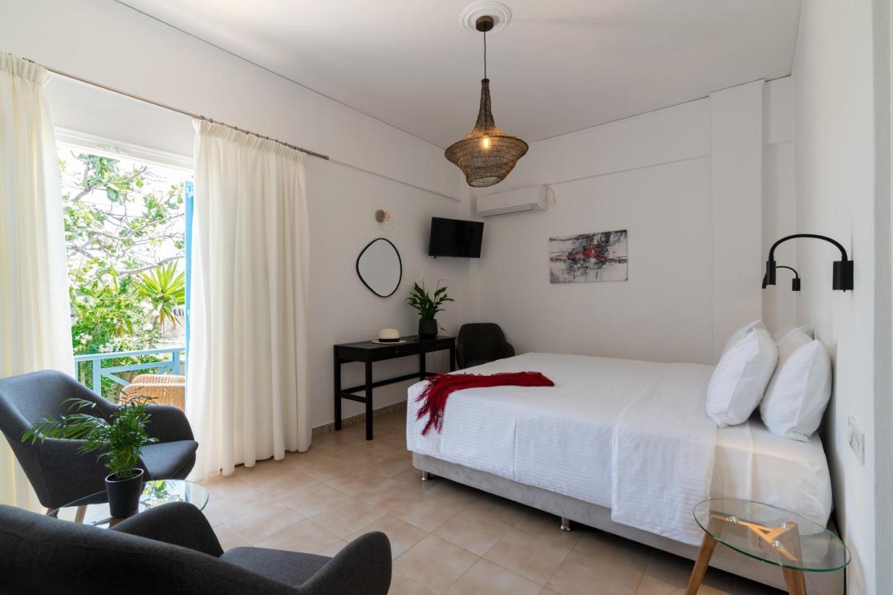 Hotel Matina Kamári Esterno foto
