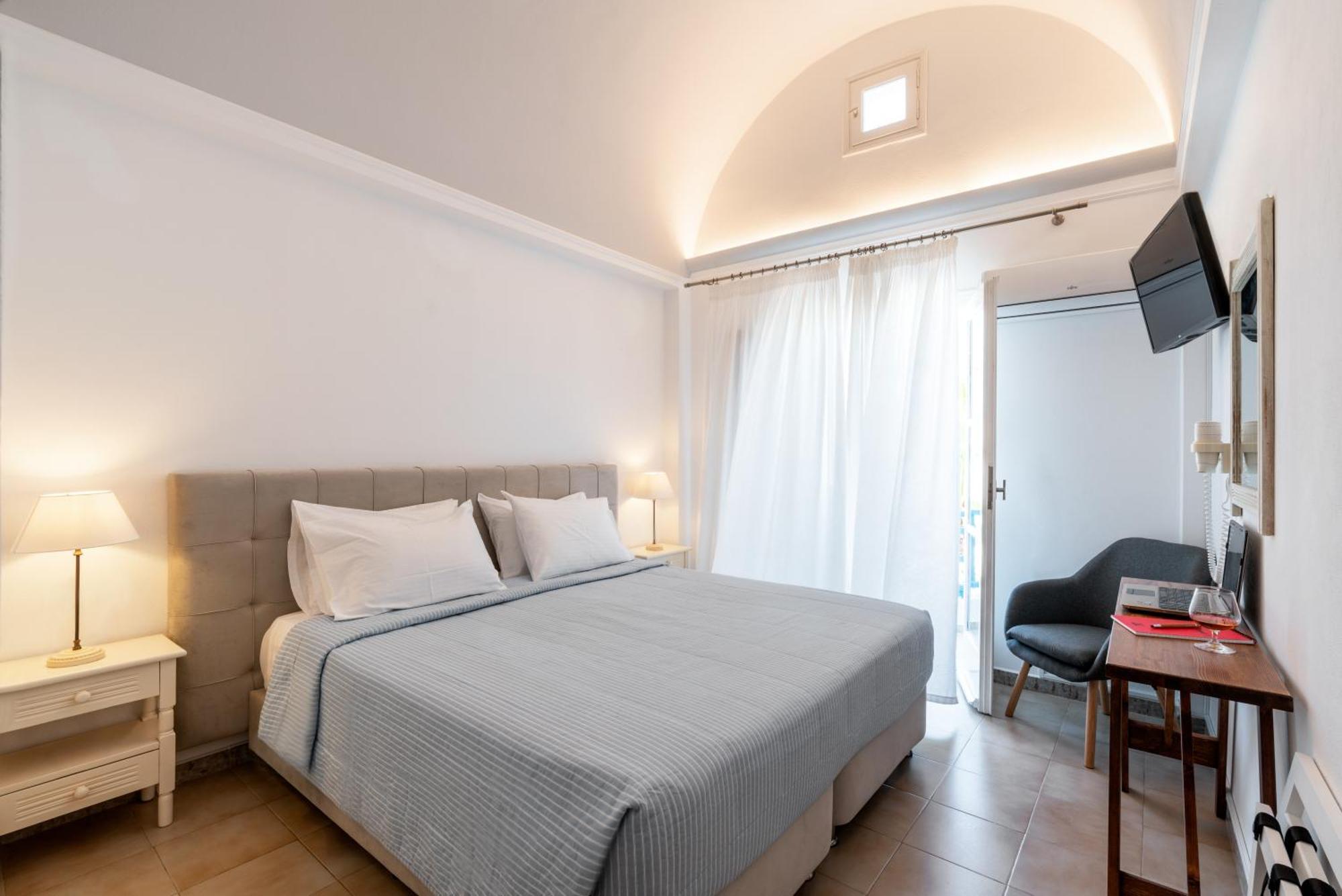 Hotel Matina Kamári Esterno foto